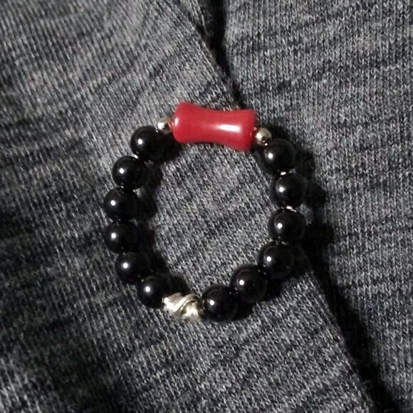 Dainty BeadRing! Size 5 Genuine Coral + Black Stone Beaded Midi Knuckle Ring - Picture 3 of 6